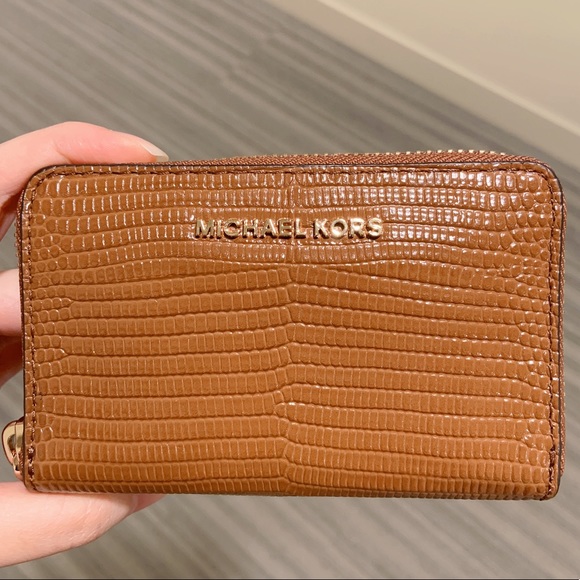 Micheal Kors wallet - Picture 4 of 16